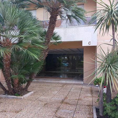 Rez-De-Jardin Grand Studio Apartment Cros-de-Cagnes Luaran gambar