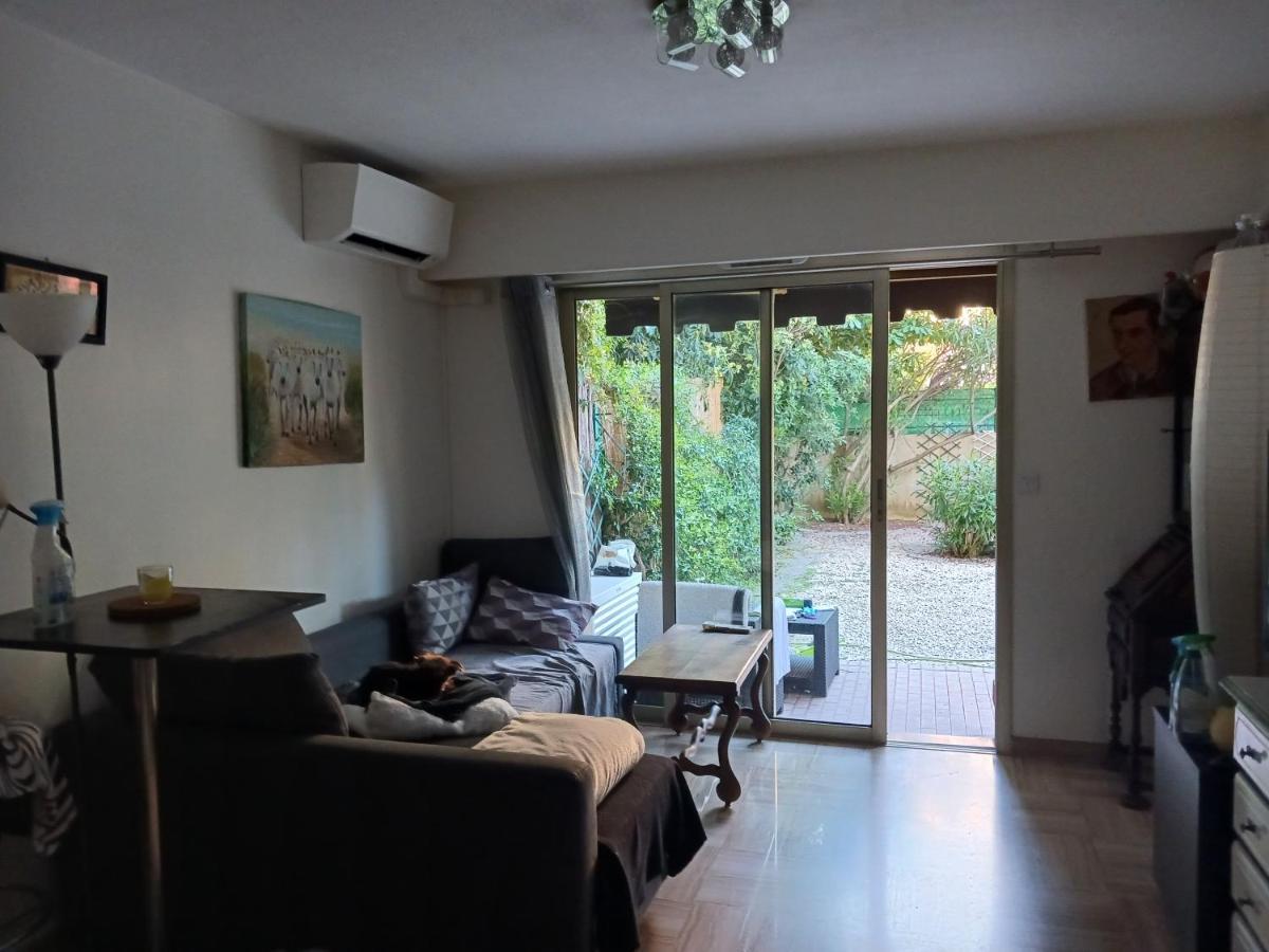 Rez-De-Jardin Grand Studio Apartment Cros-de-Cagnes Luaran gambar